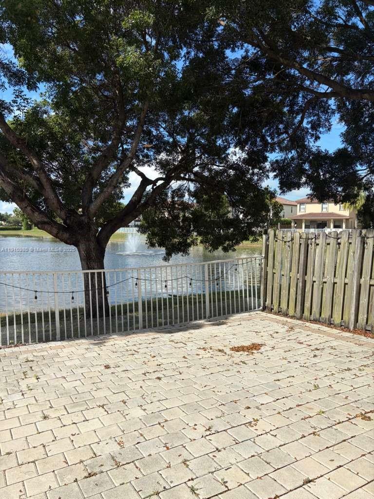 ISLANDS AT DORAL NORTHWES - Residential Lease