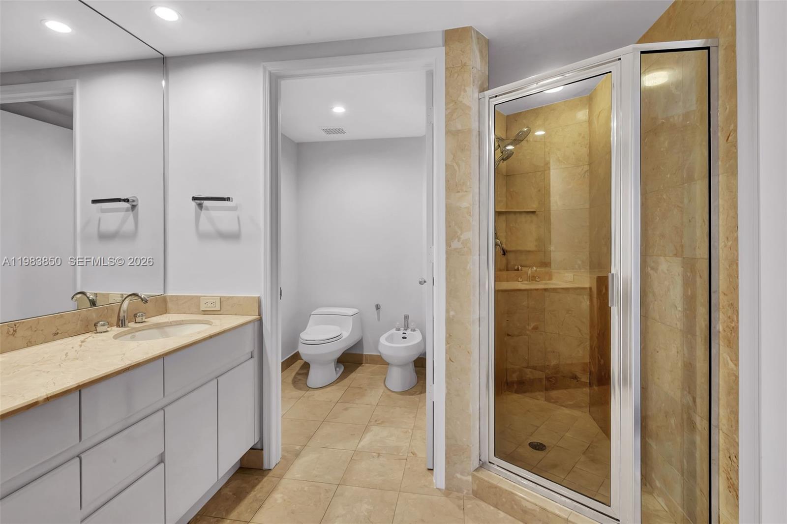 THREE TEQUESTA POINT COND - Residential