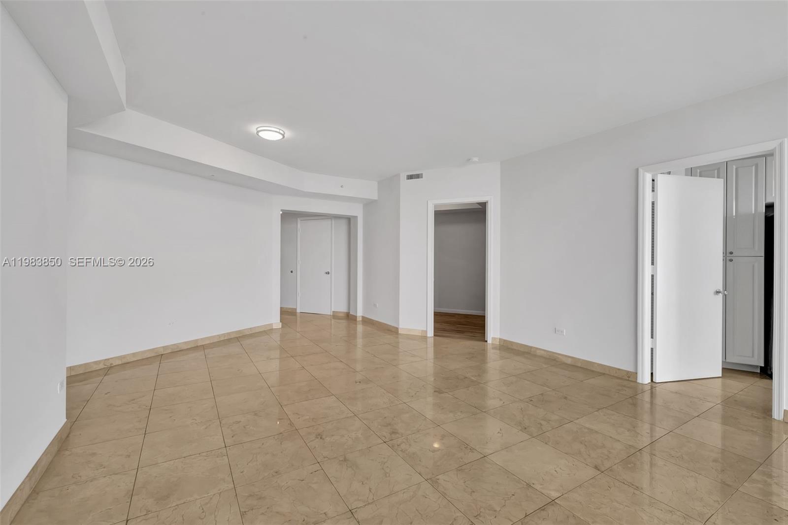 THREE TEQUESTA POINT COND - Residential