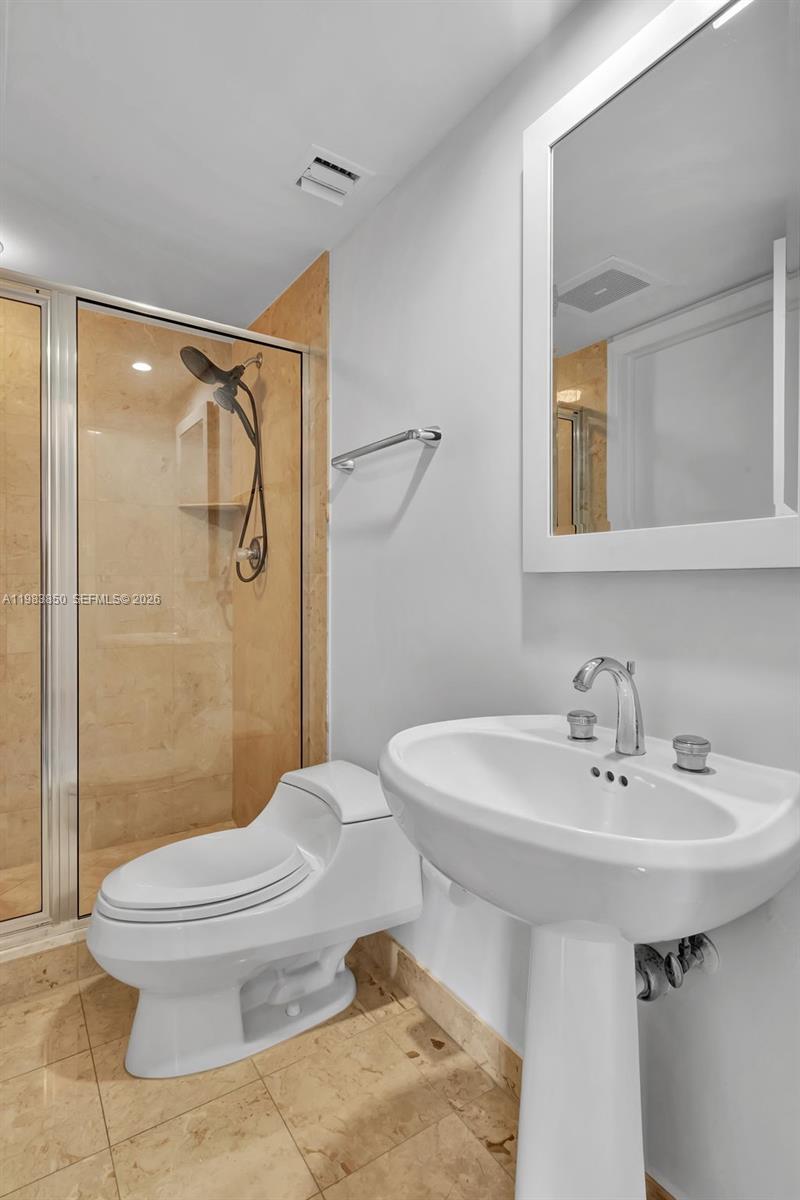 THREE TEQUESTA POINT COND - Residential