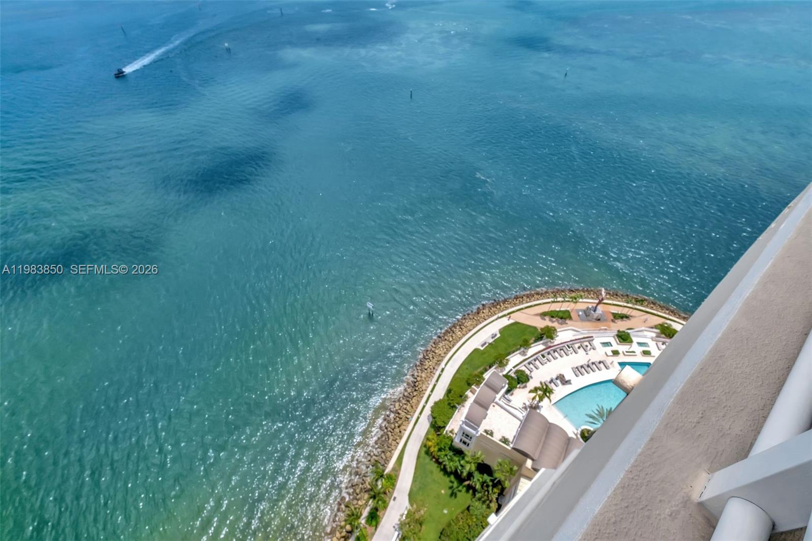 THREE TEQUESTA POINT COND - Residential