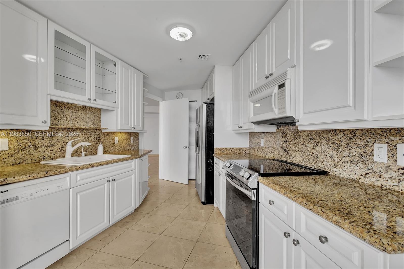 THREE TEQUESTA POINT COND - Residential