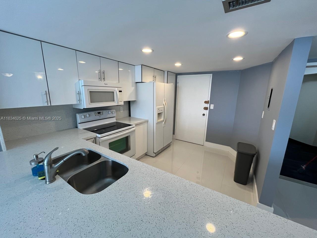 1351 NE Miami Gardens Dr 422E