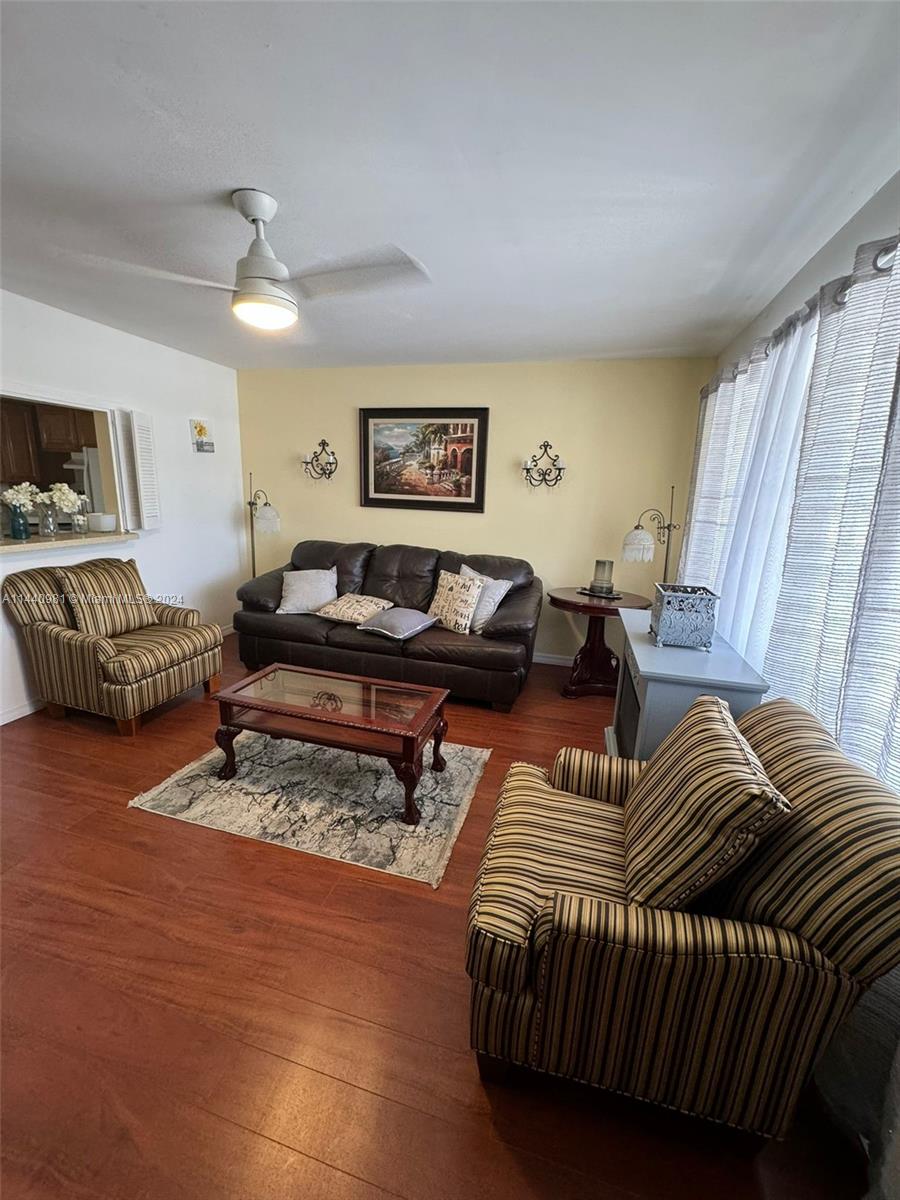 KENT CONDOS - Residential