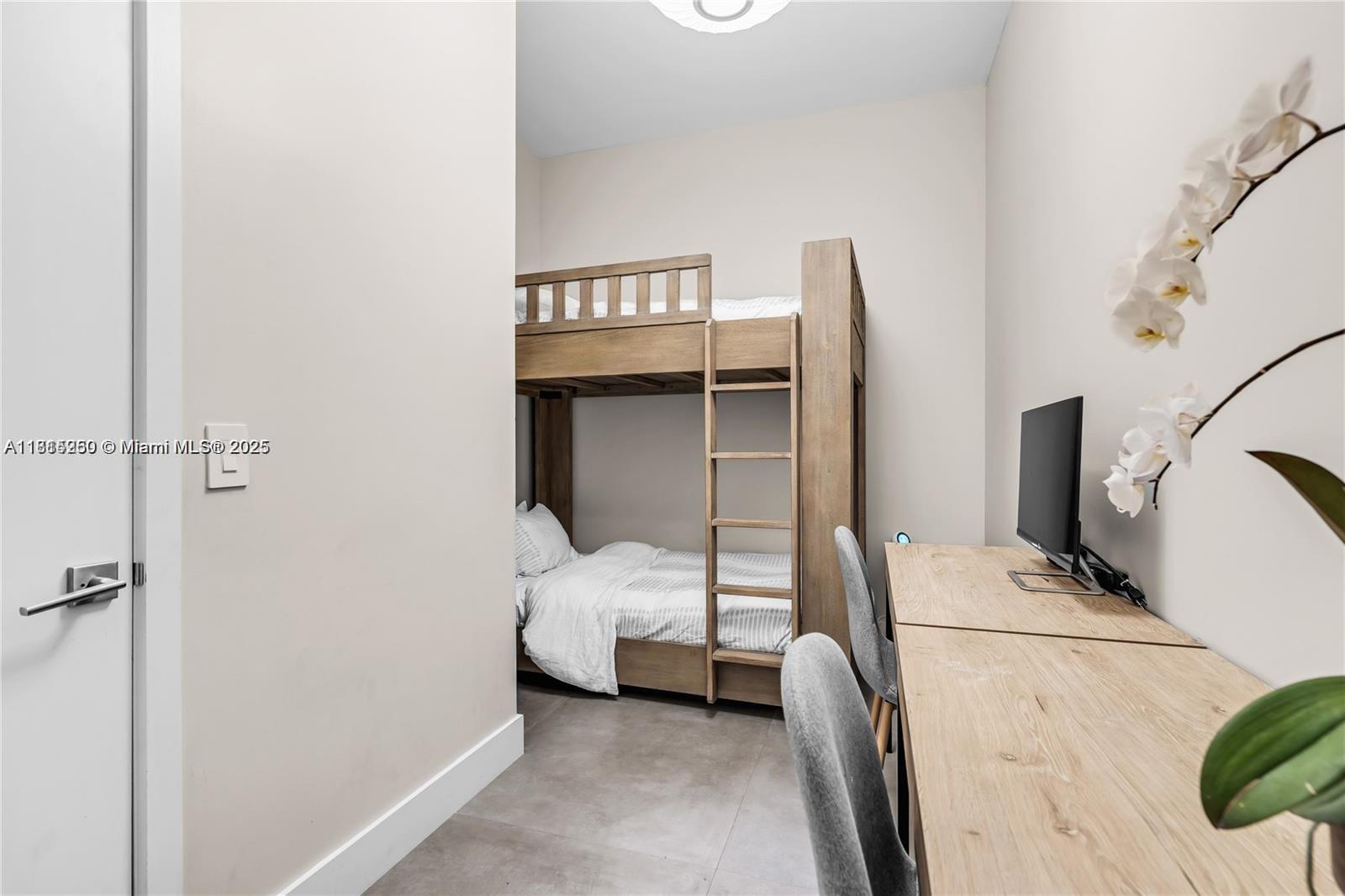 PARAISO BAY CONDO - Residential Lease