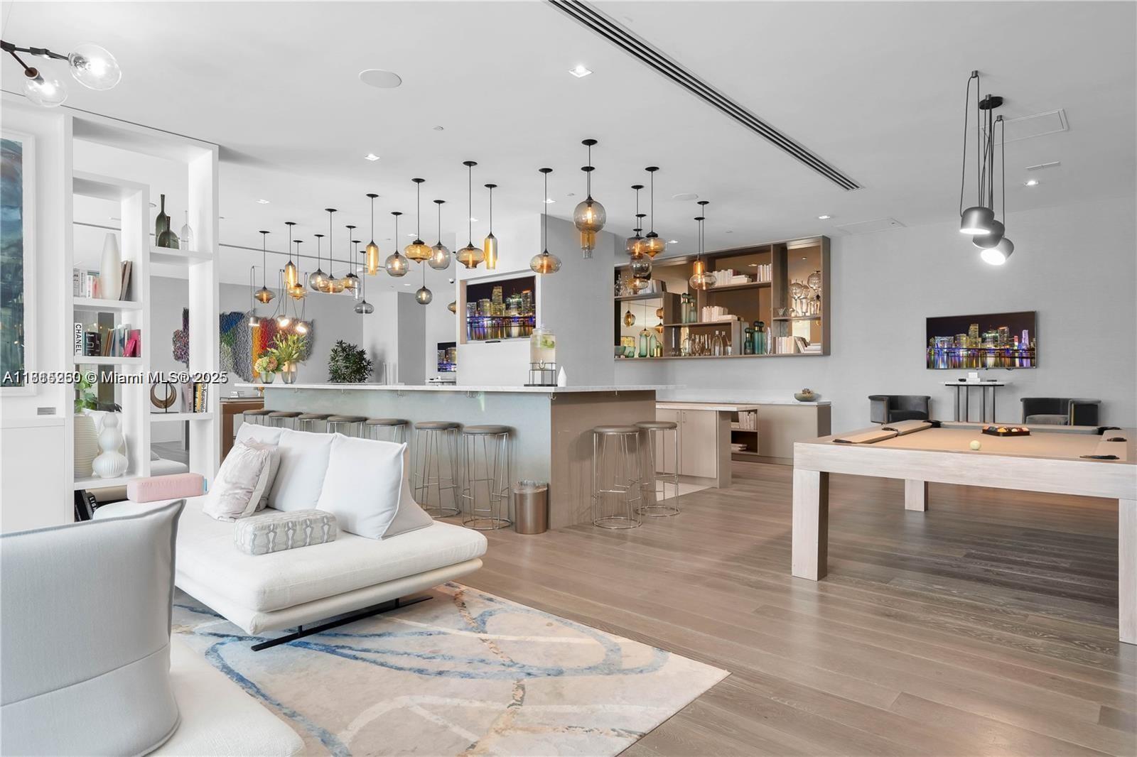 PARAISO BAY CONDO - Residential Lease