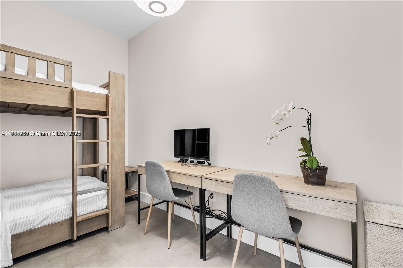 PARAISO BAY CONDO - Residential Lease