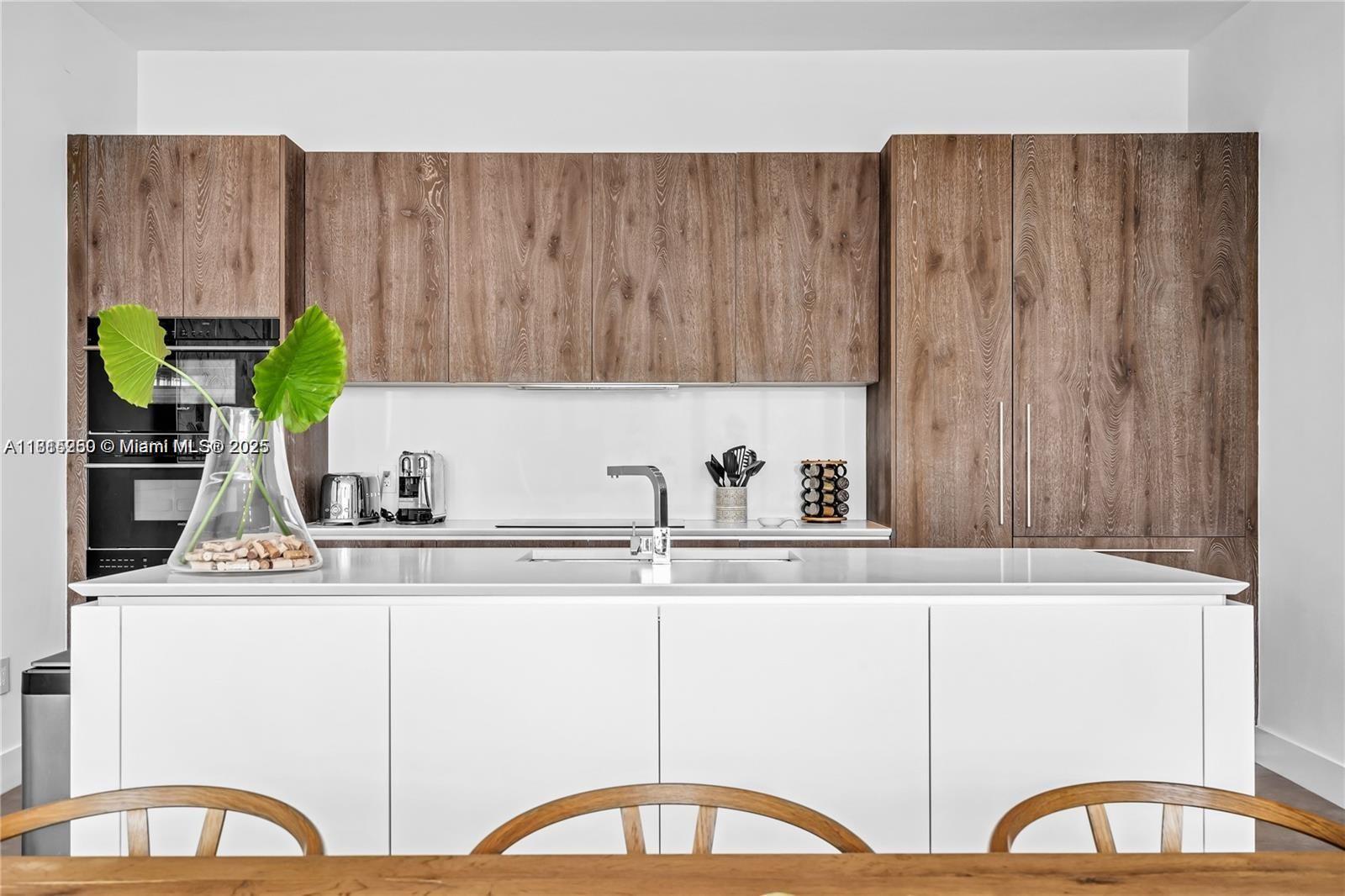 PARAISO BAY CONDO - Residential Lease