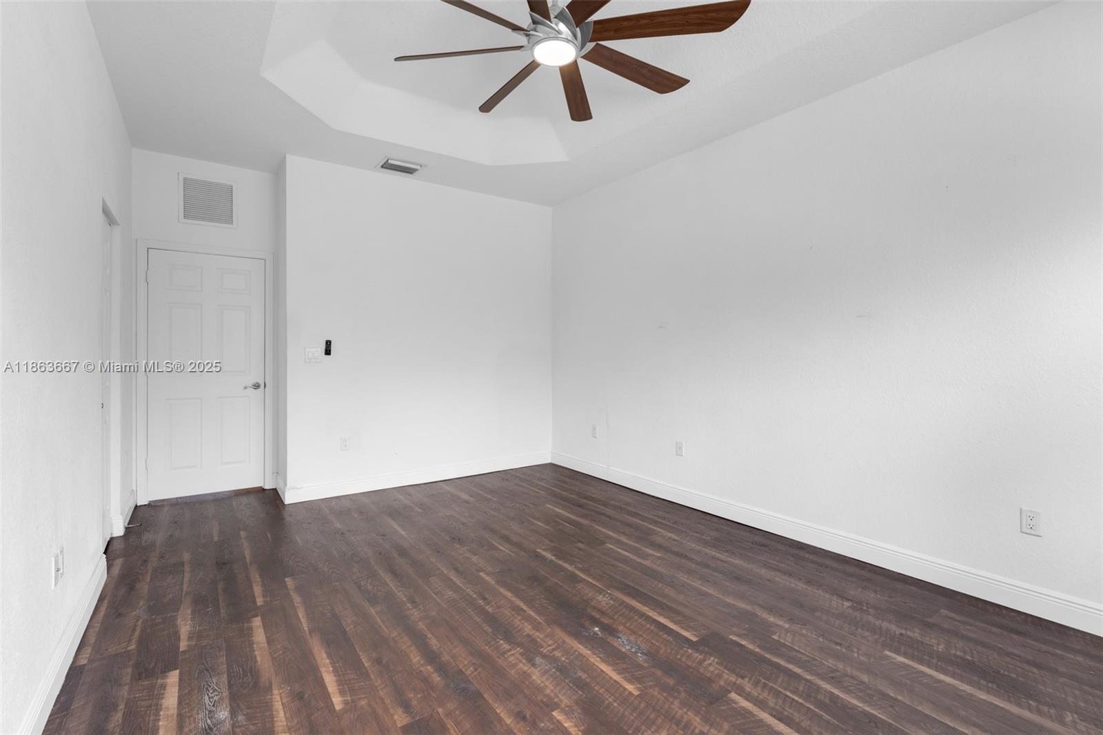 COURTS AT TUSCANY - Residential