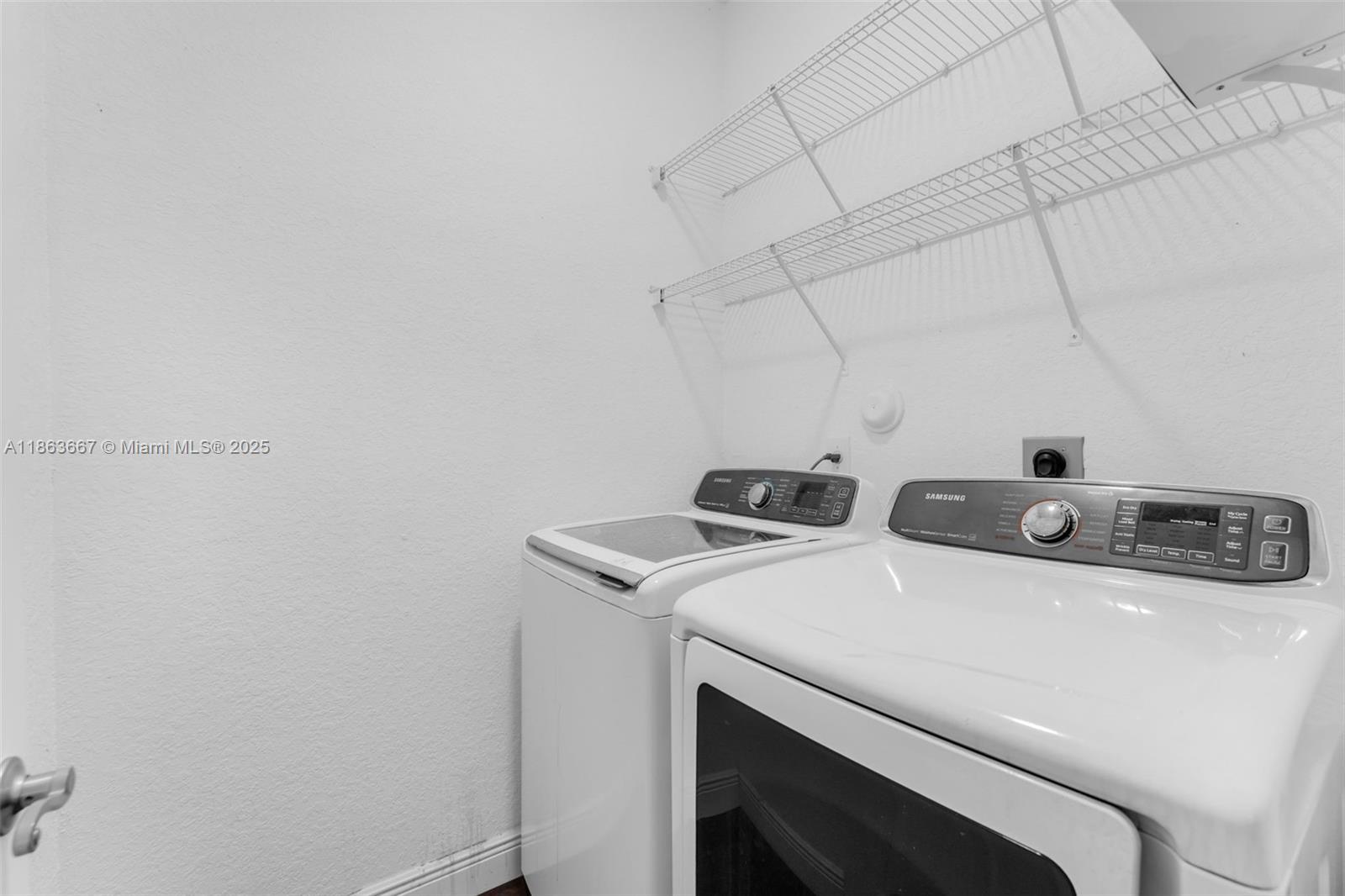 COURTS AT TUSCANY - Residential