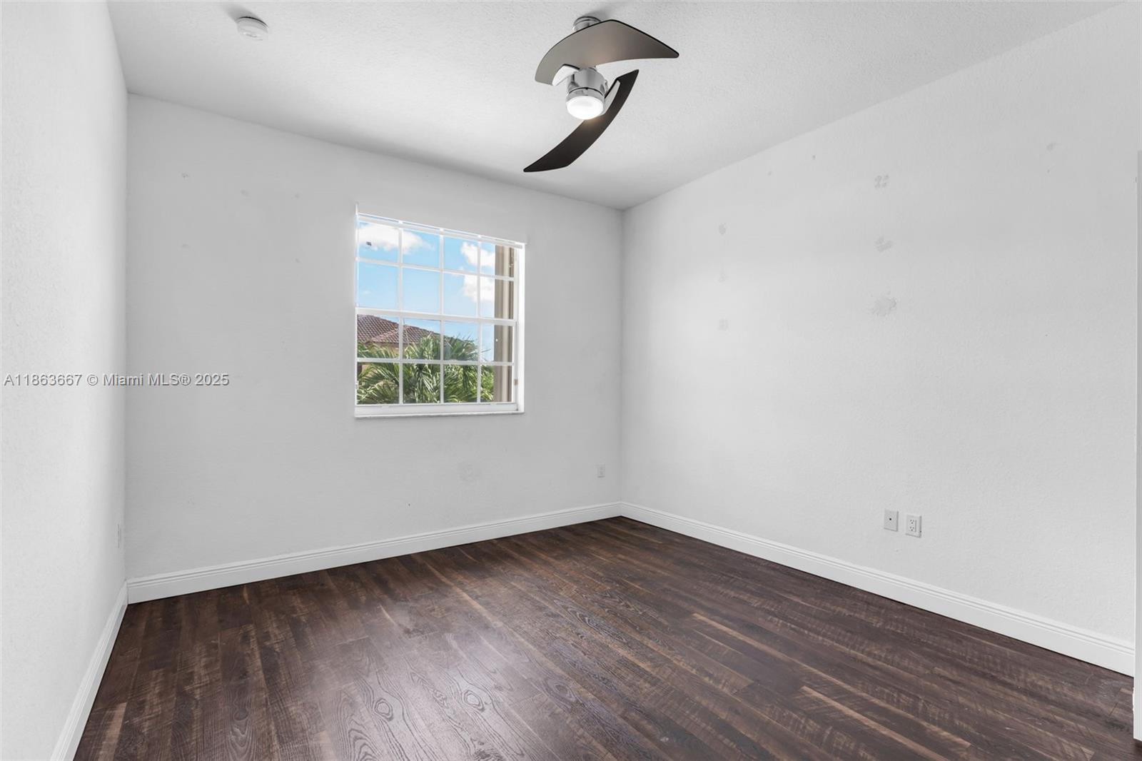 COURTS AT TUSCANY - Residential