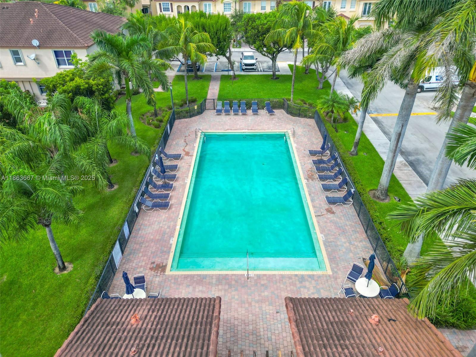 COURTS AT TUSCANY - Residential