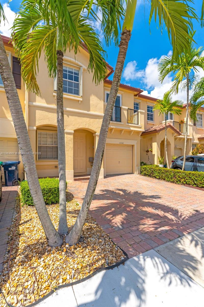 COURTS AT TUSCANY - Residential