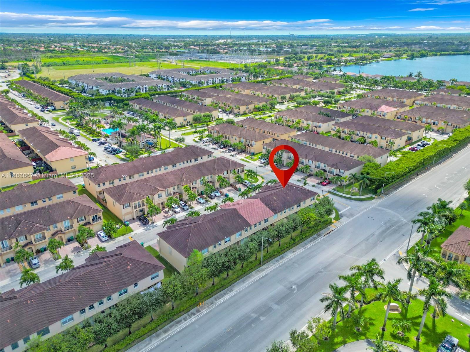 COURTS AT TUSCANY - Residential