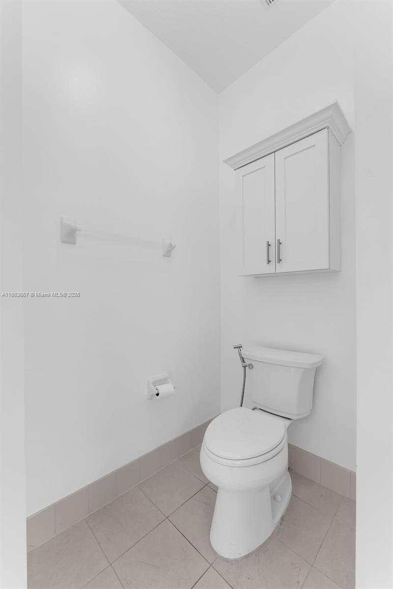 COURTS AT TUSCANY - Residential