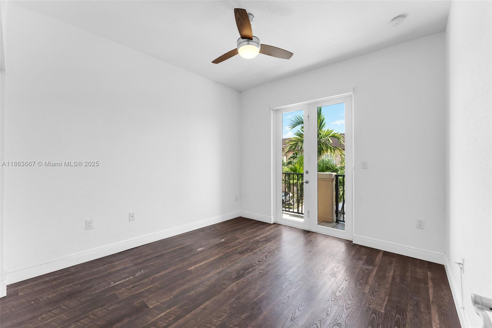 COURTS AT TUSCANY - Residential