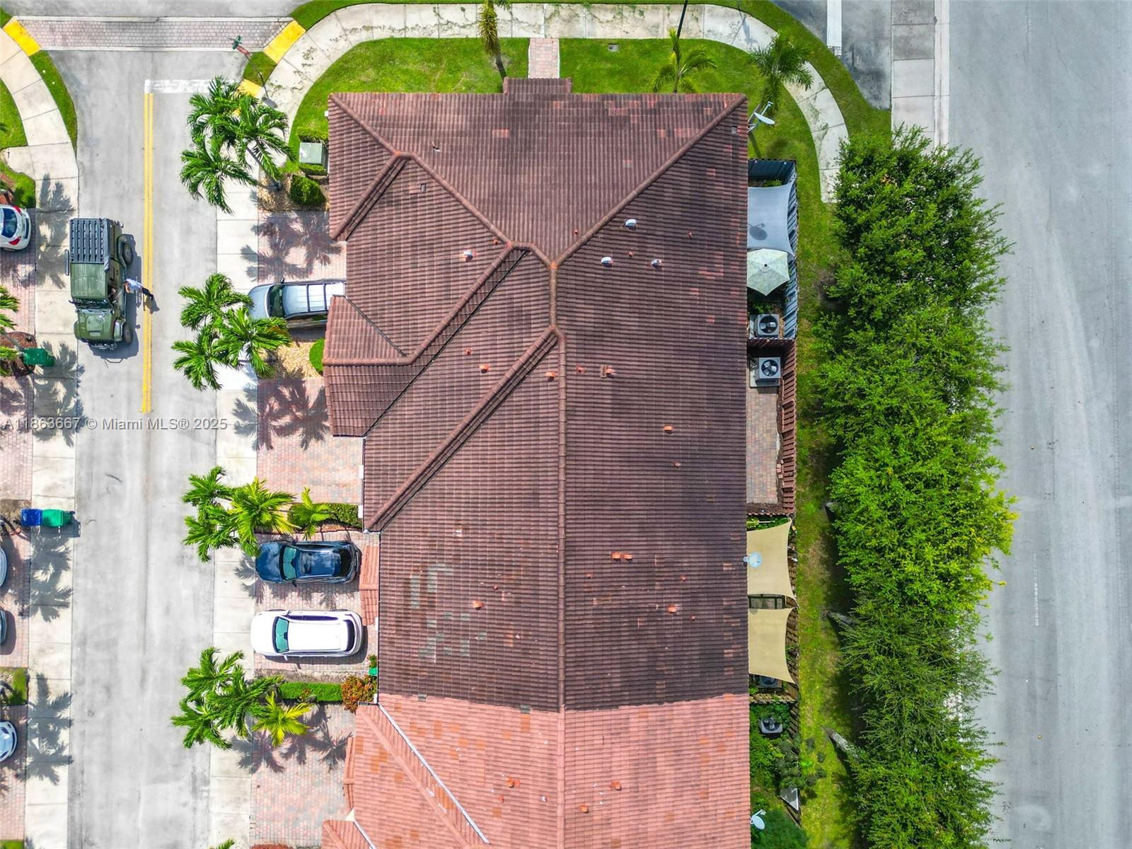 COURTS AT TUSCANY - Residential