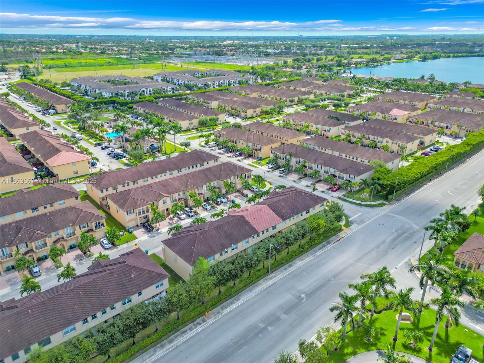 COURTS AT TUSCANY - Residential