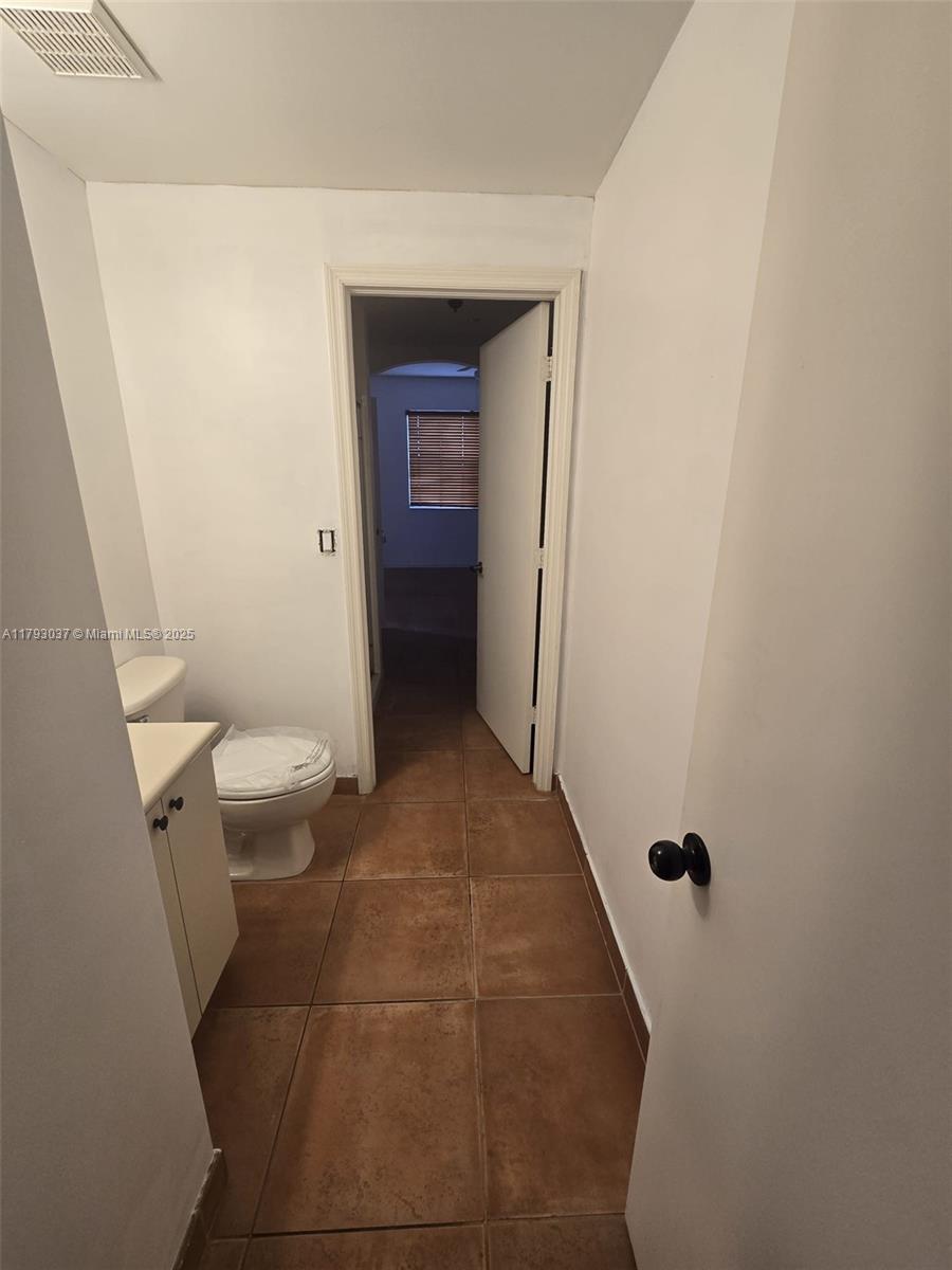 THE COURTS AT DORAL ISLES - Residential