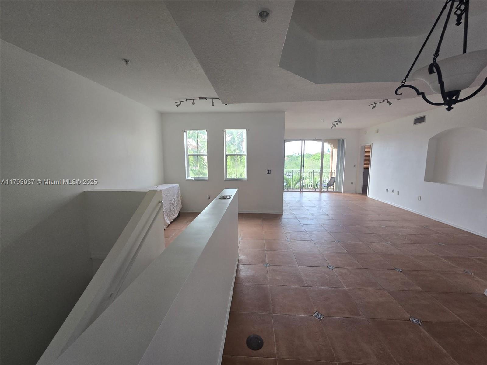 THE COURTS AT DORAL ISLES - Residential