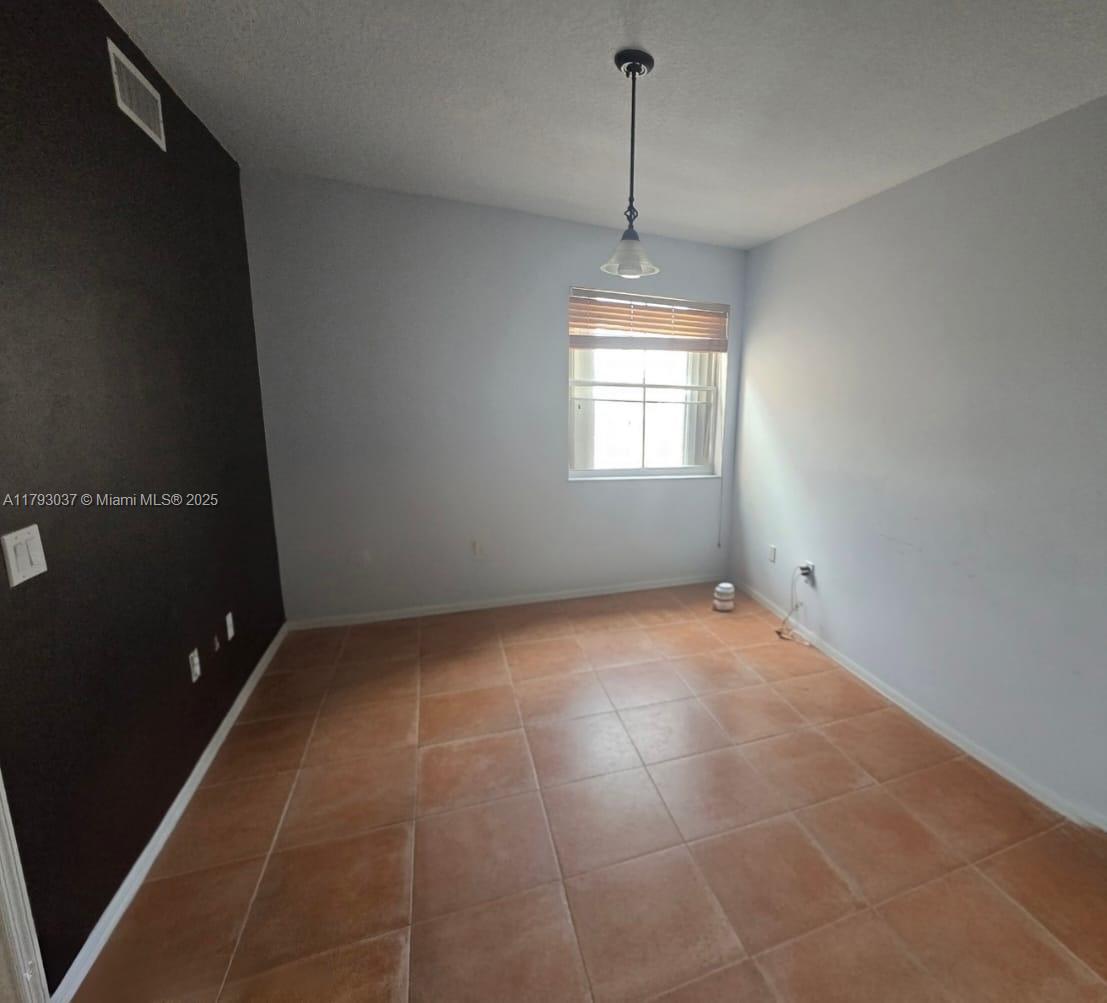 THE COURTS AT DORAL ISLES - Residential