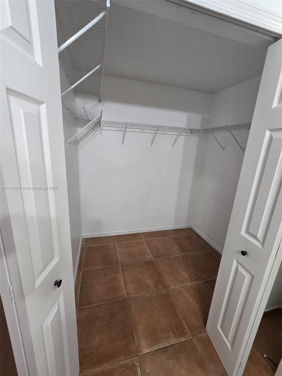 THE COURTS AT DORAL ISLES - Residential