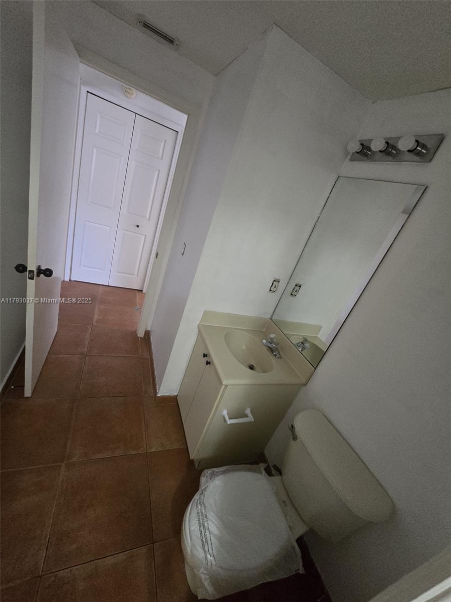 THE COURTS AT DORAL ISLES - Residential