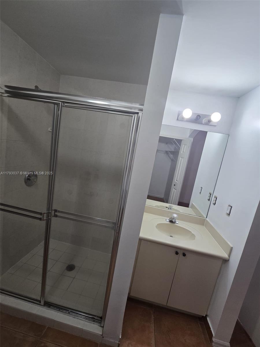 THE COURTS AT DORAL ISLES - Residential