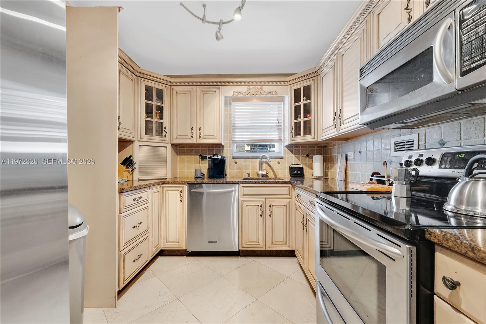 OCEANSIDE PLAZA CONDO - Residential Lease