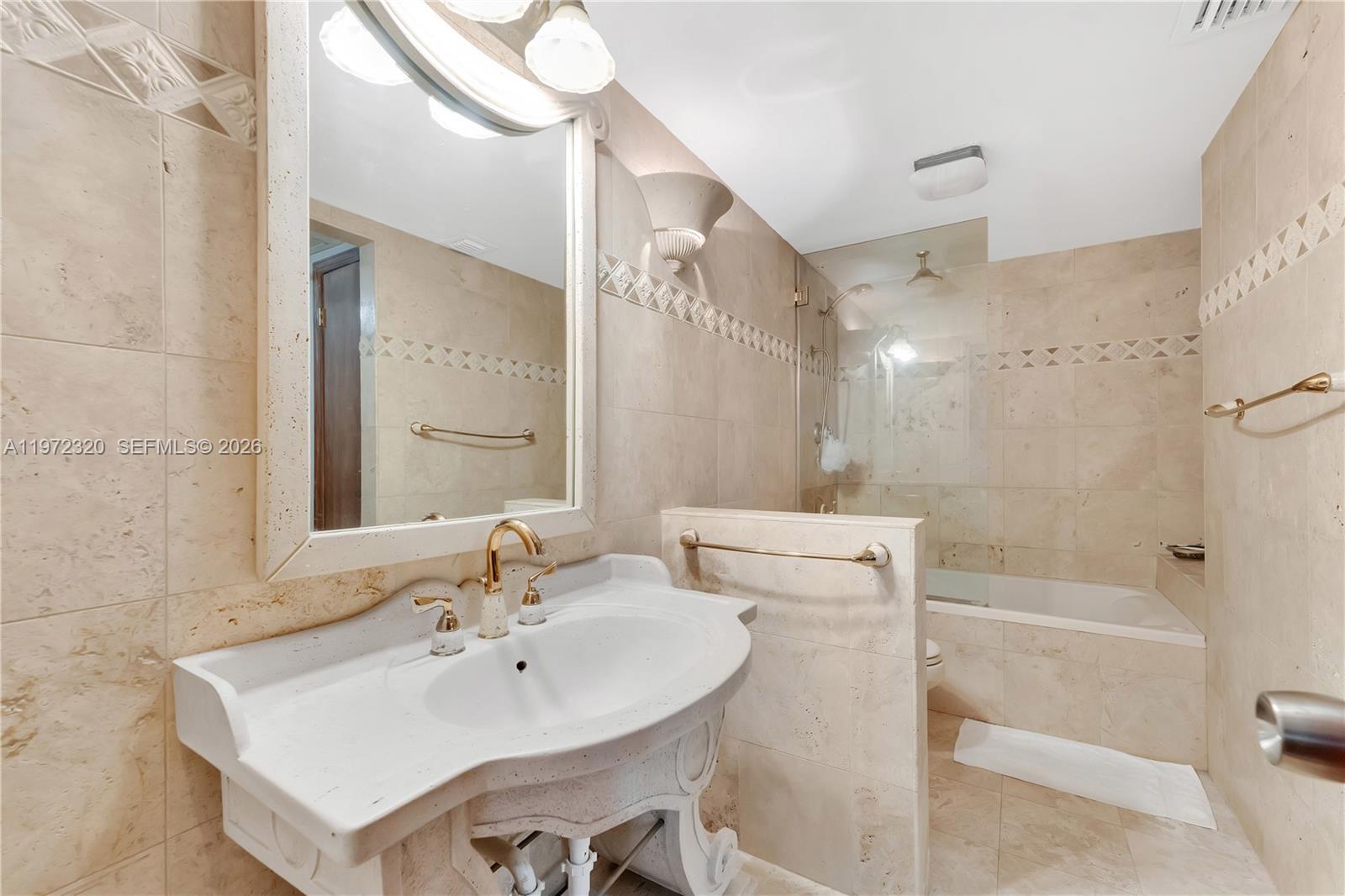 OCEANSIDE PLAZA CONDO - Residential Lease