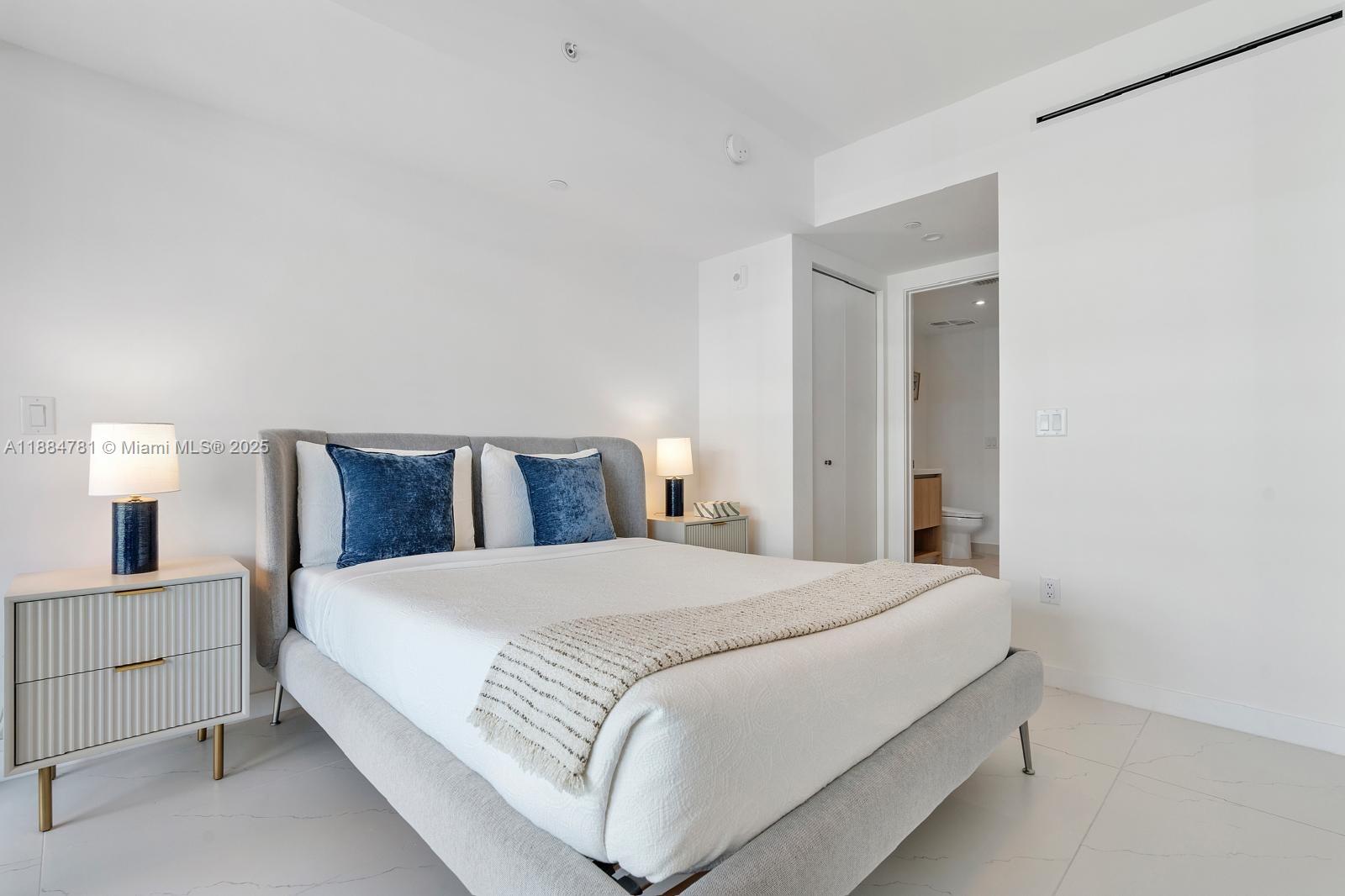 ALANA BAY HARBOR ISLAND - Residential Lease