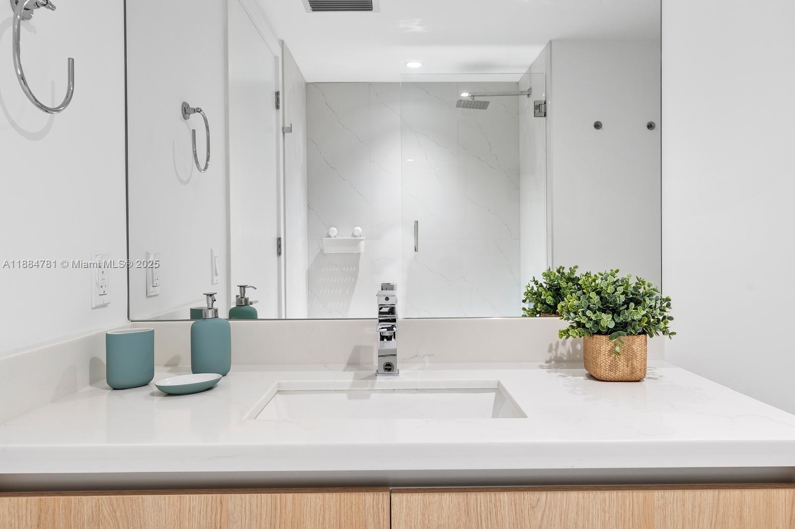 ALANA BAY HARBOR ISLAND - Residential Lease