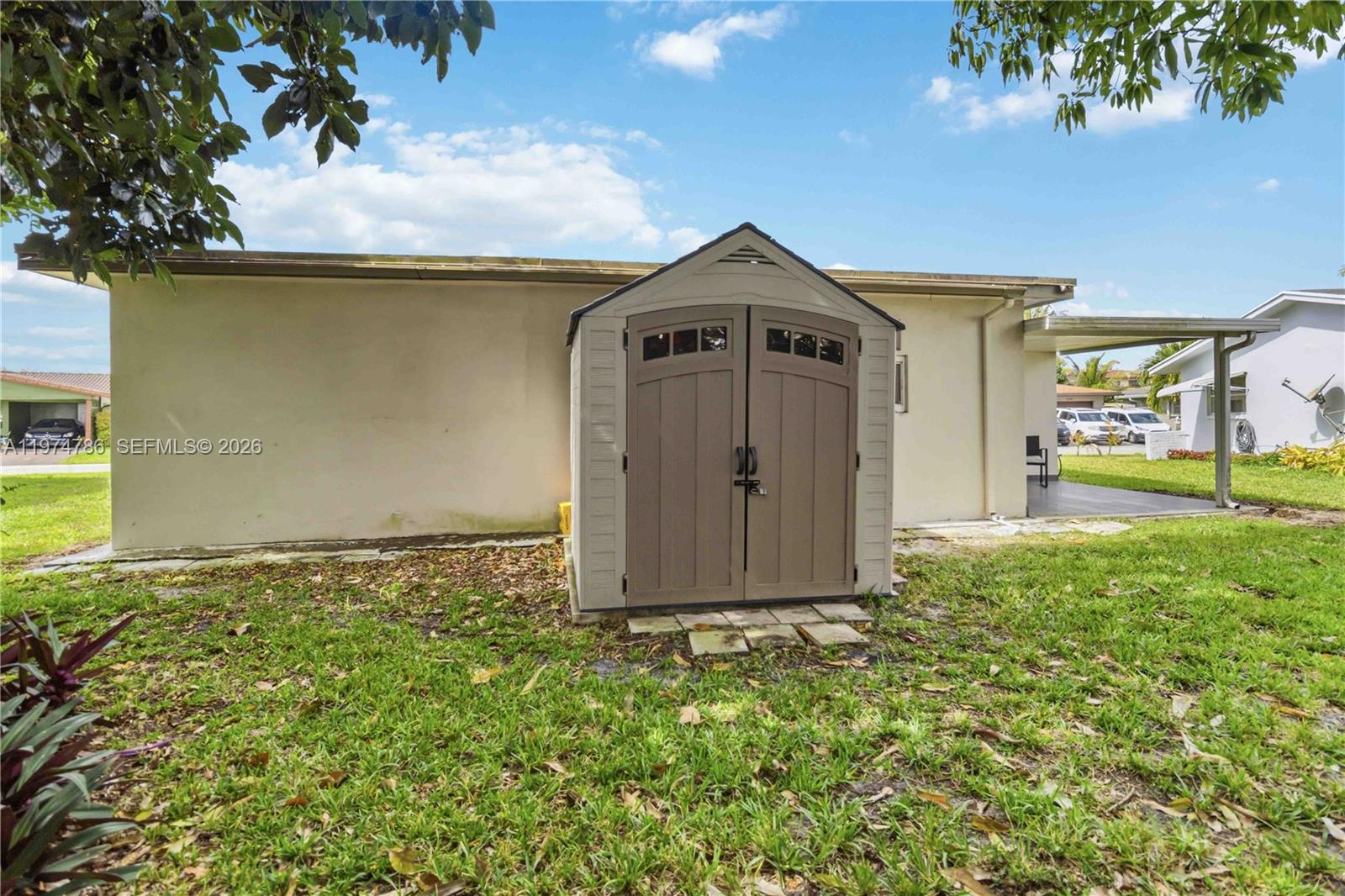 MAINLANDS OF TAMARAC LAKE - Residential Lease