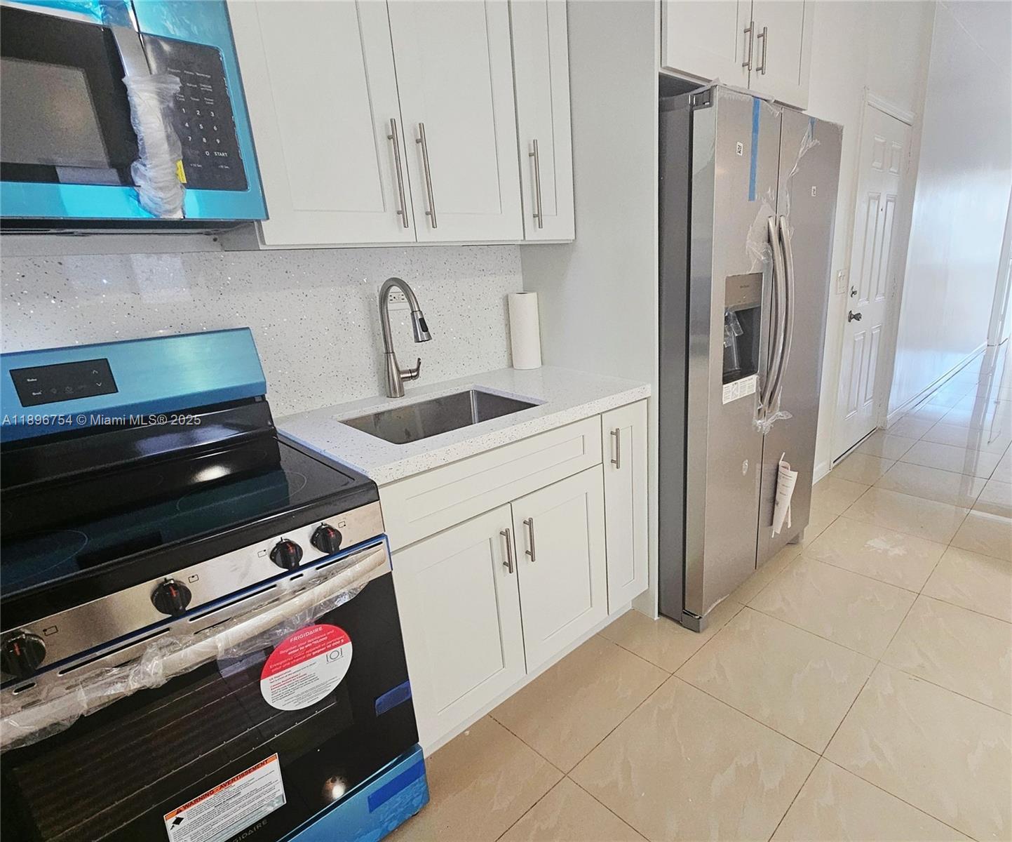 BRICKELL RIVERVIEW - Residential Lease