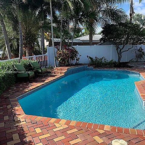 450 SE 6th Ter Pompano Beach FL 33060