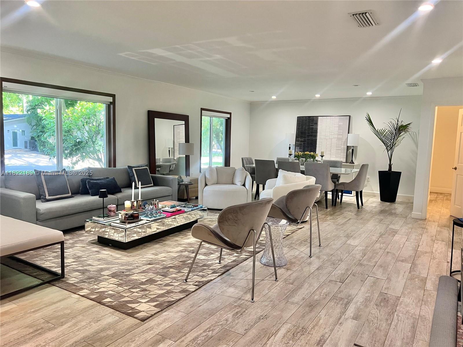 13200 SW 59th Ave, Pinecrest, FL, 33156/$2,650,000 4 13200 SW 59th Ave