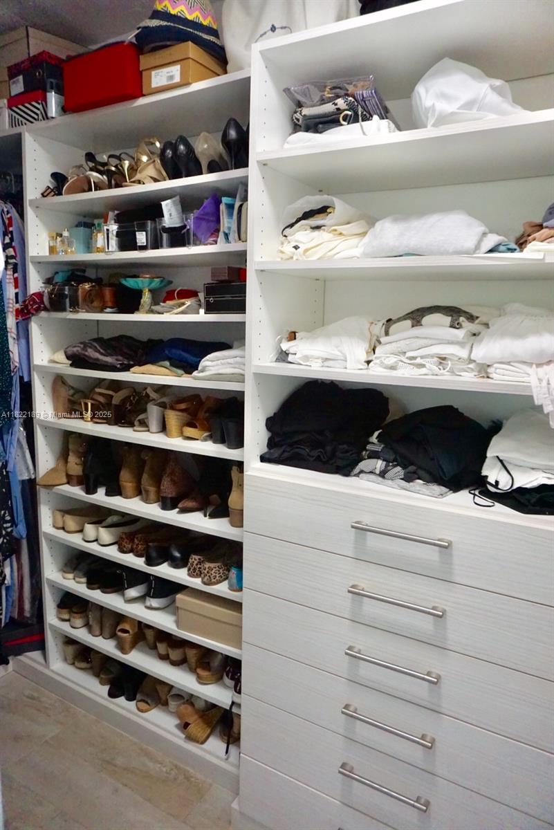 CUTLER BAY ESTATES - Residential