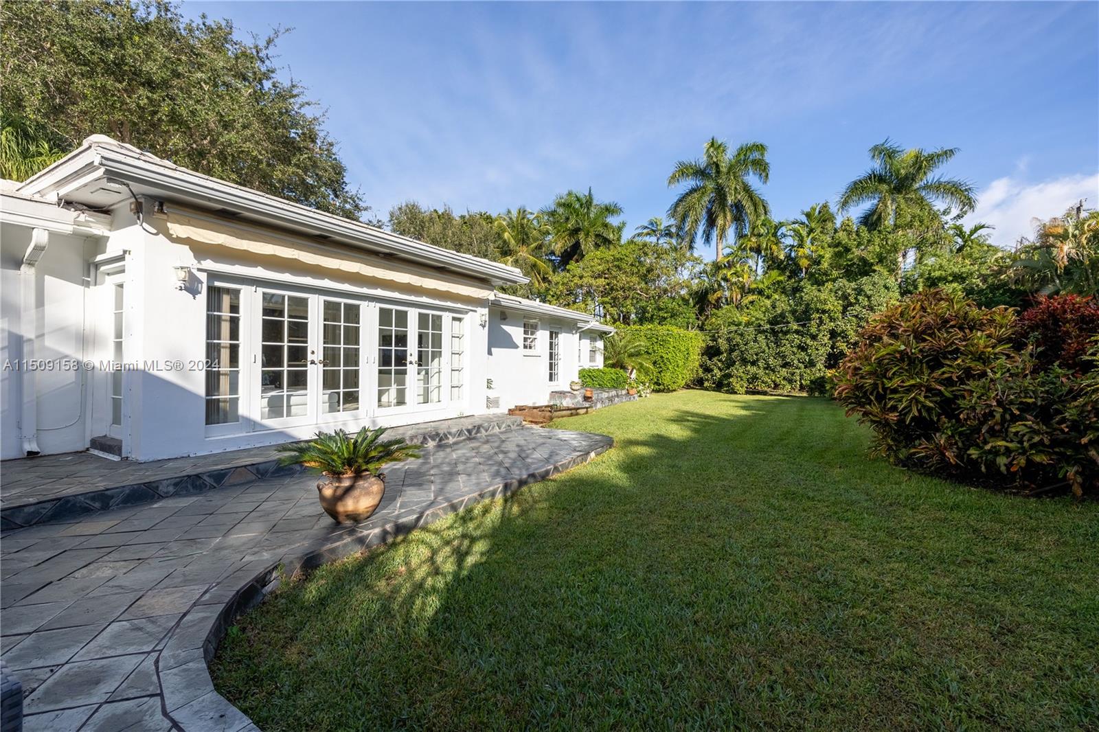 CORAL GABLES RIVIERA SEC - Residential