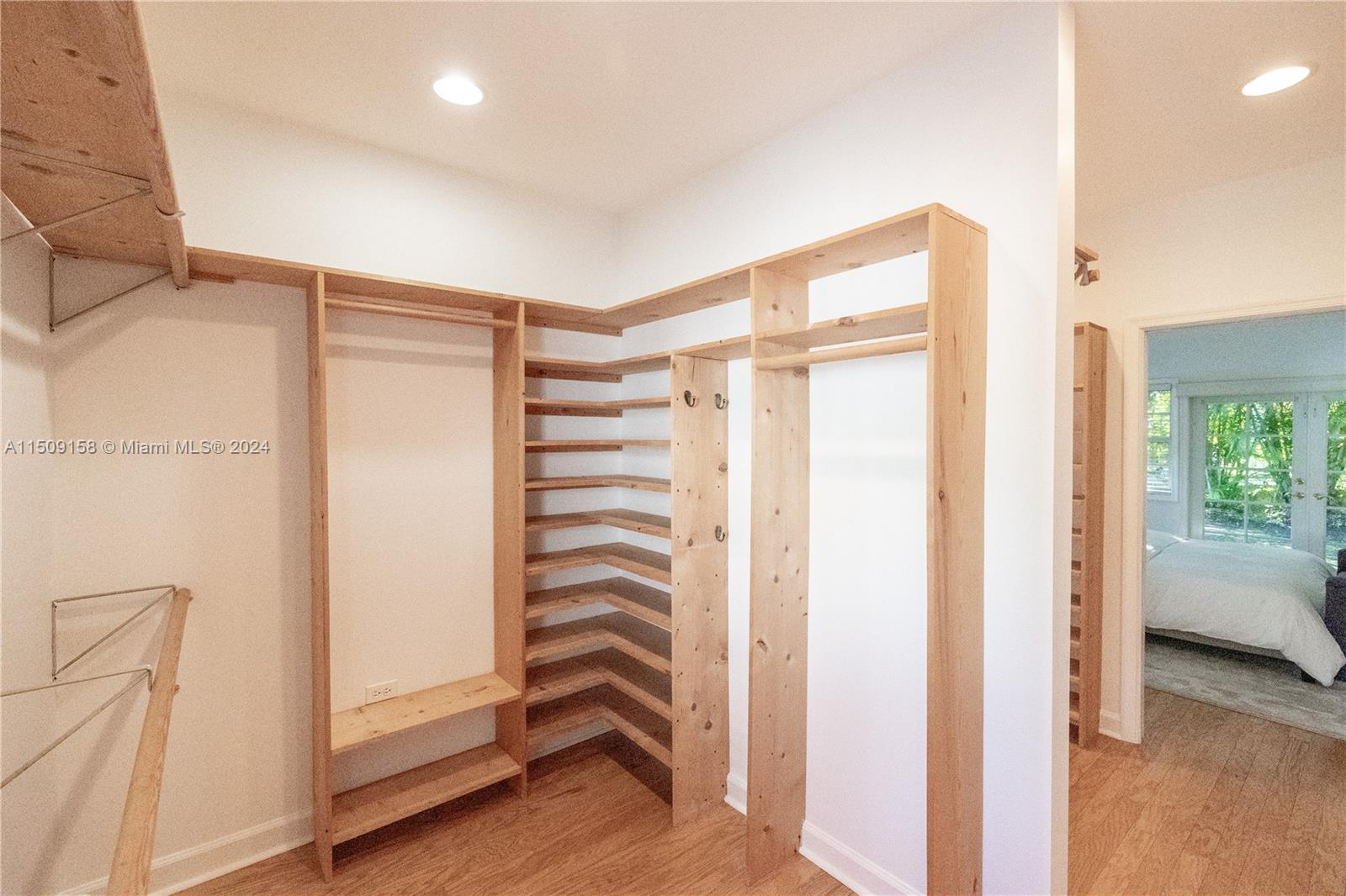 CORAL GABLES RIVIERA SEC - Residential