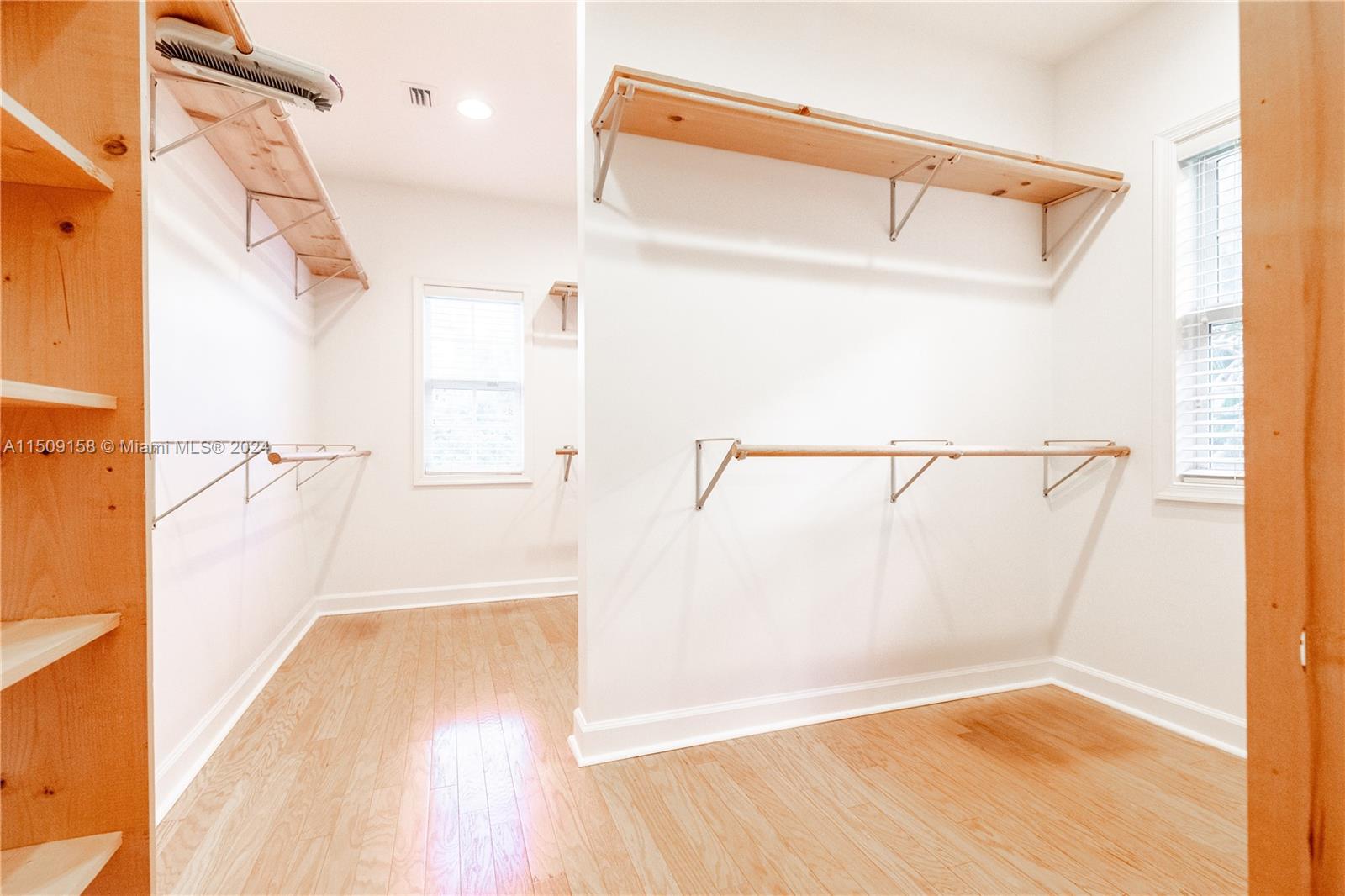 CORAL GABLES RIVIERA SEC - Residential