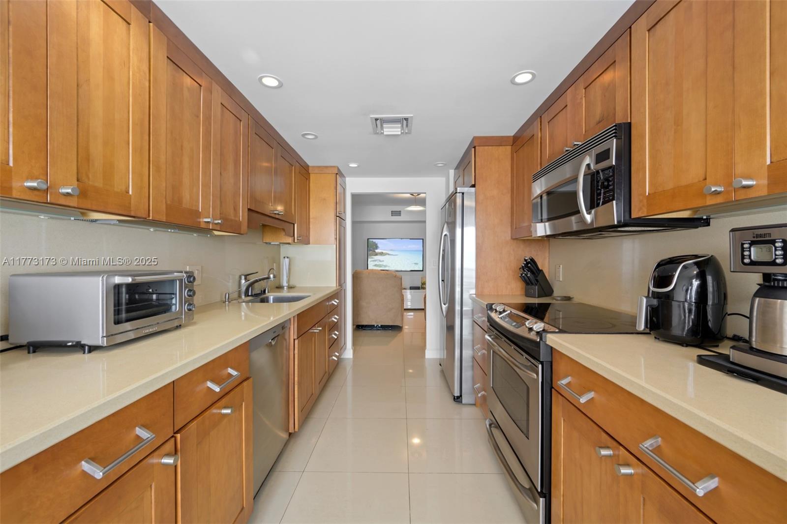 SOUTHPOINT CONDO - Residential