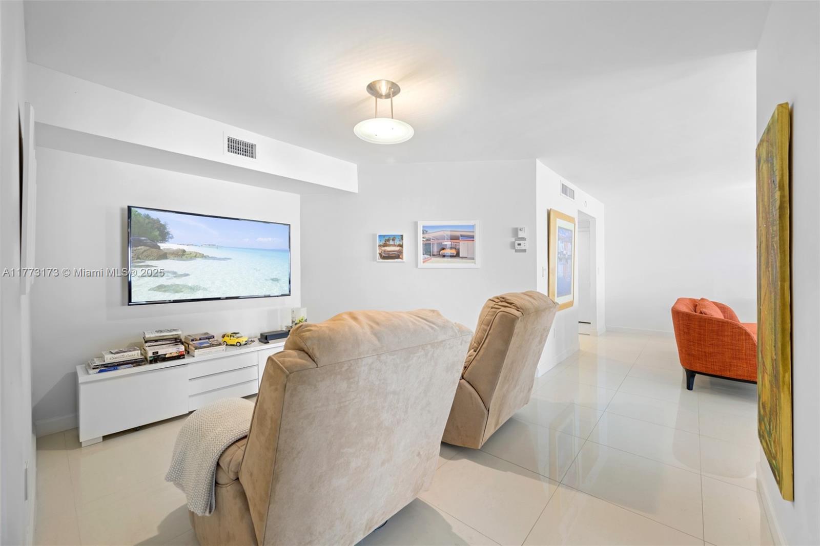 SOUTHPOINT CONDO - Residential