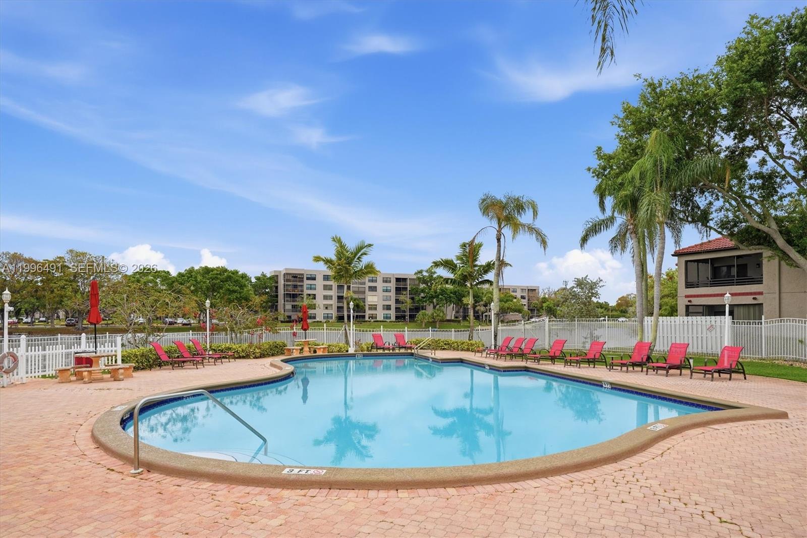 PEMBROKE LAKES SECTION EI - Residential