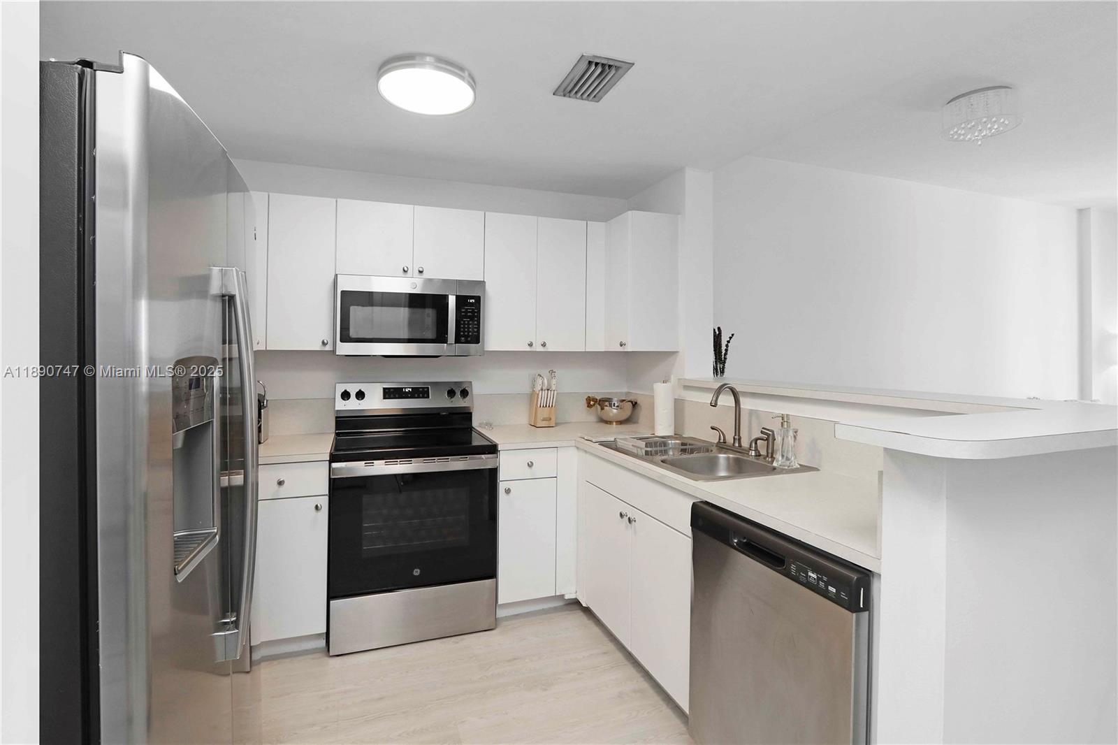 TEN ARAGON CONDO - Residential Lease