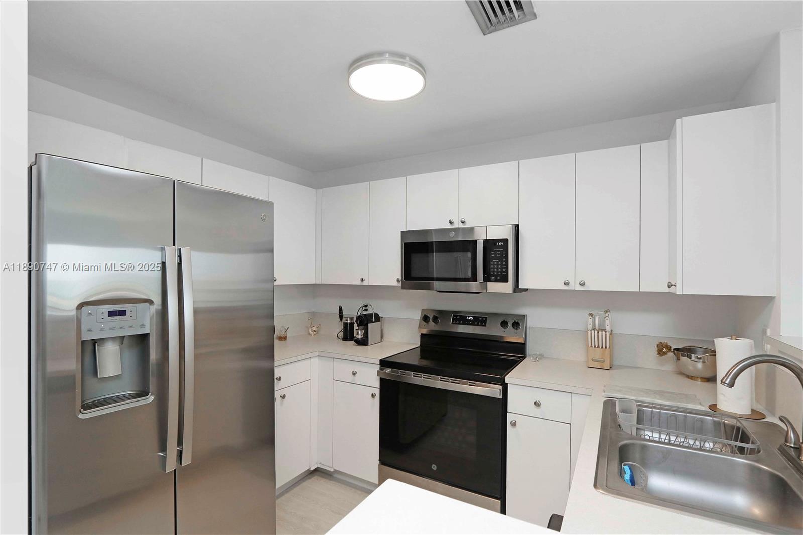 TEN ARAGON CONDO - Residential Lease
