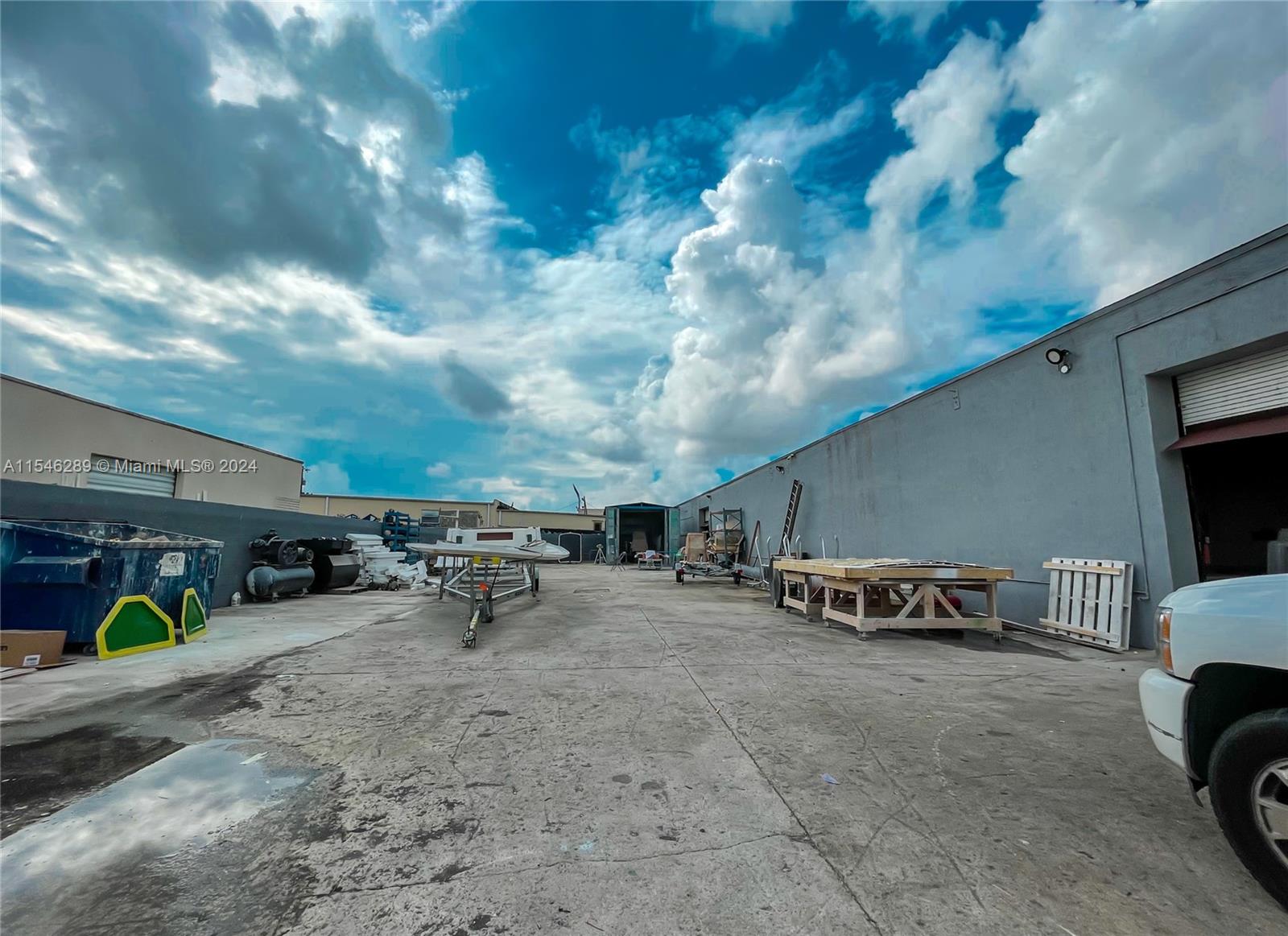 LEO GELVAN 1ST ADDN - Commercial Sale