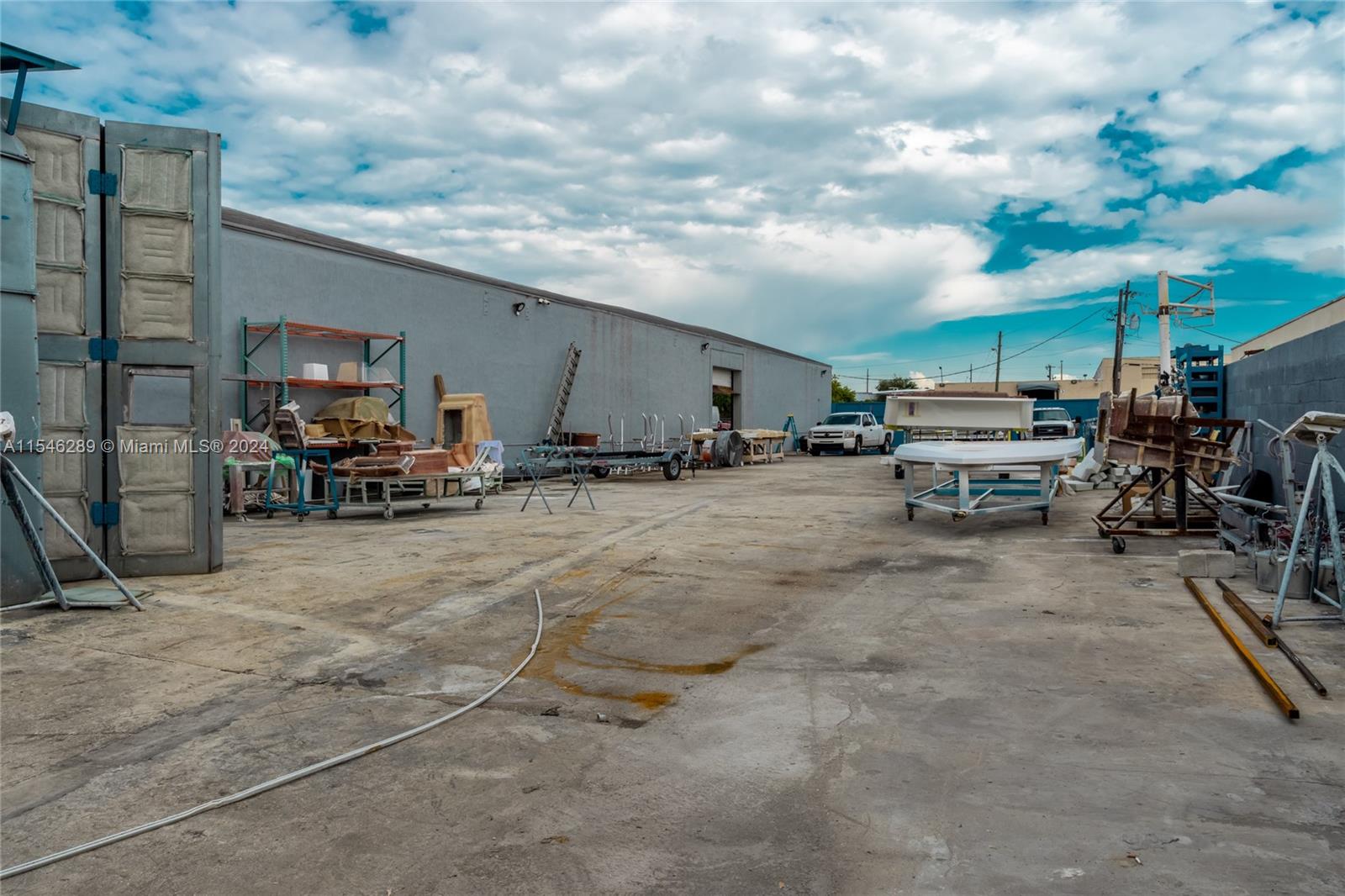 LEO GELVAN 1ST ADDN - Commercial Sale