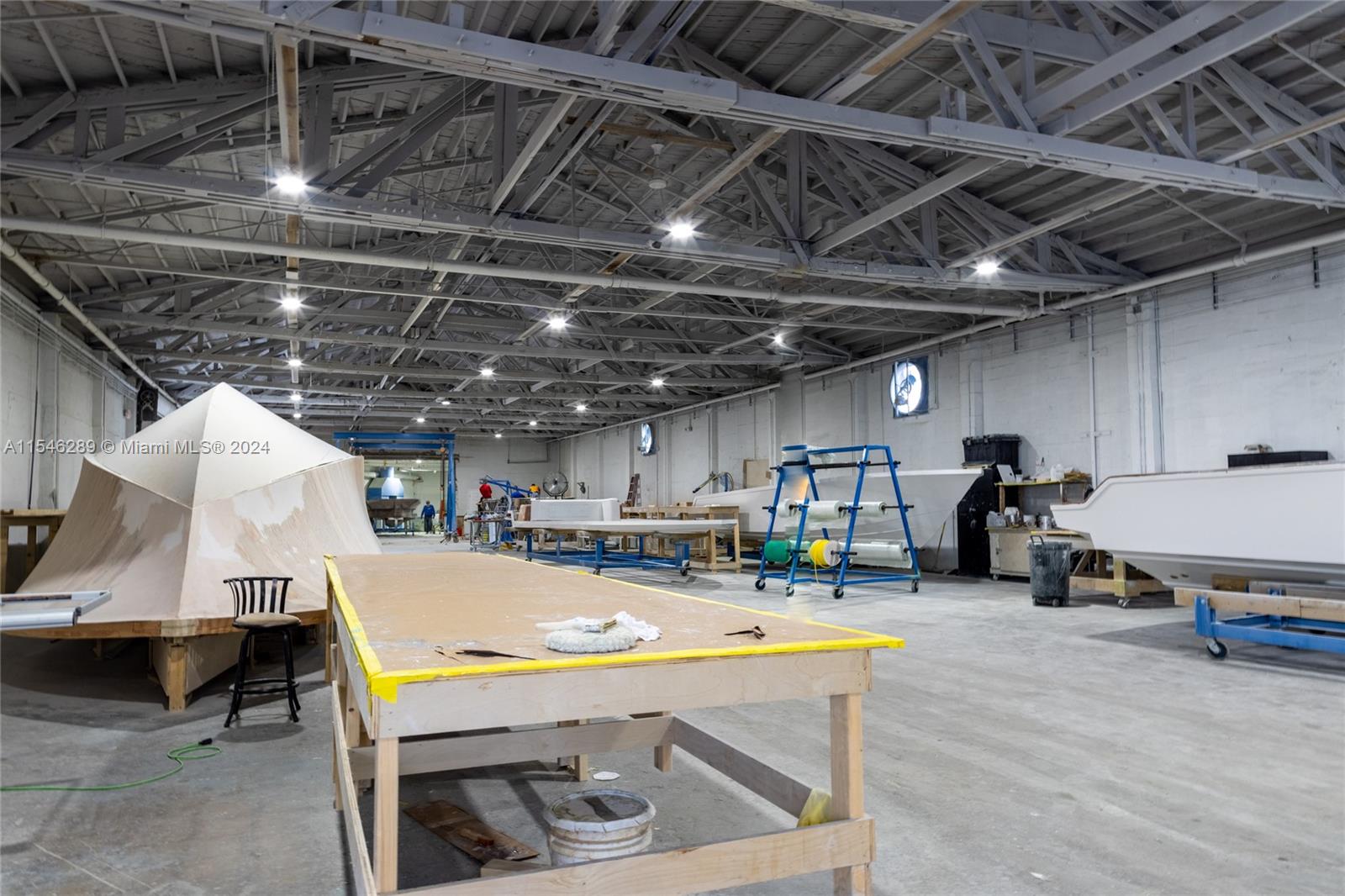 LEO GELVAN 1ST ADDN - Commercial Sale