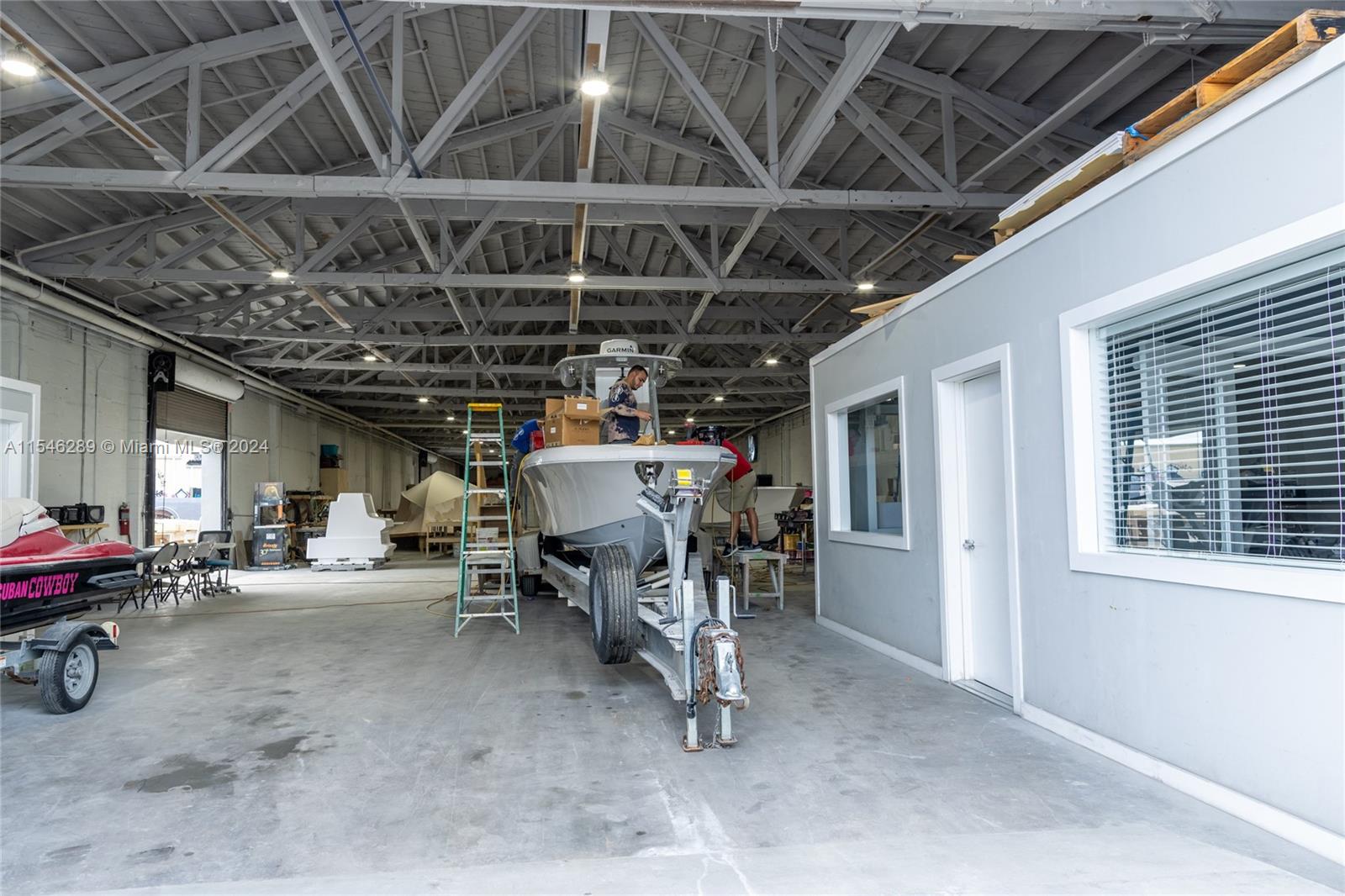 LEO GELVAN 1ST ADDN - Commercial Sale