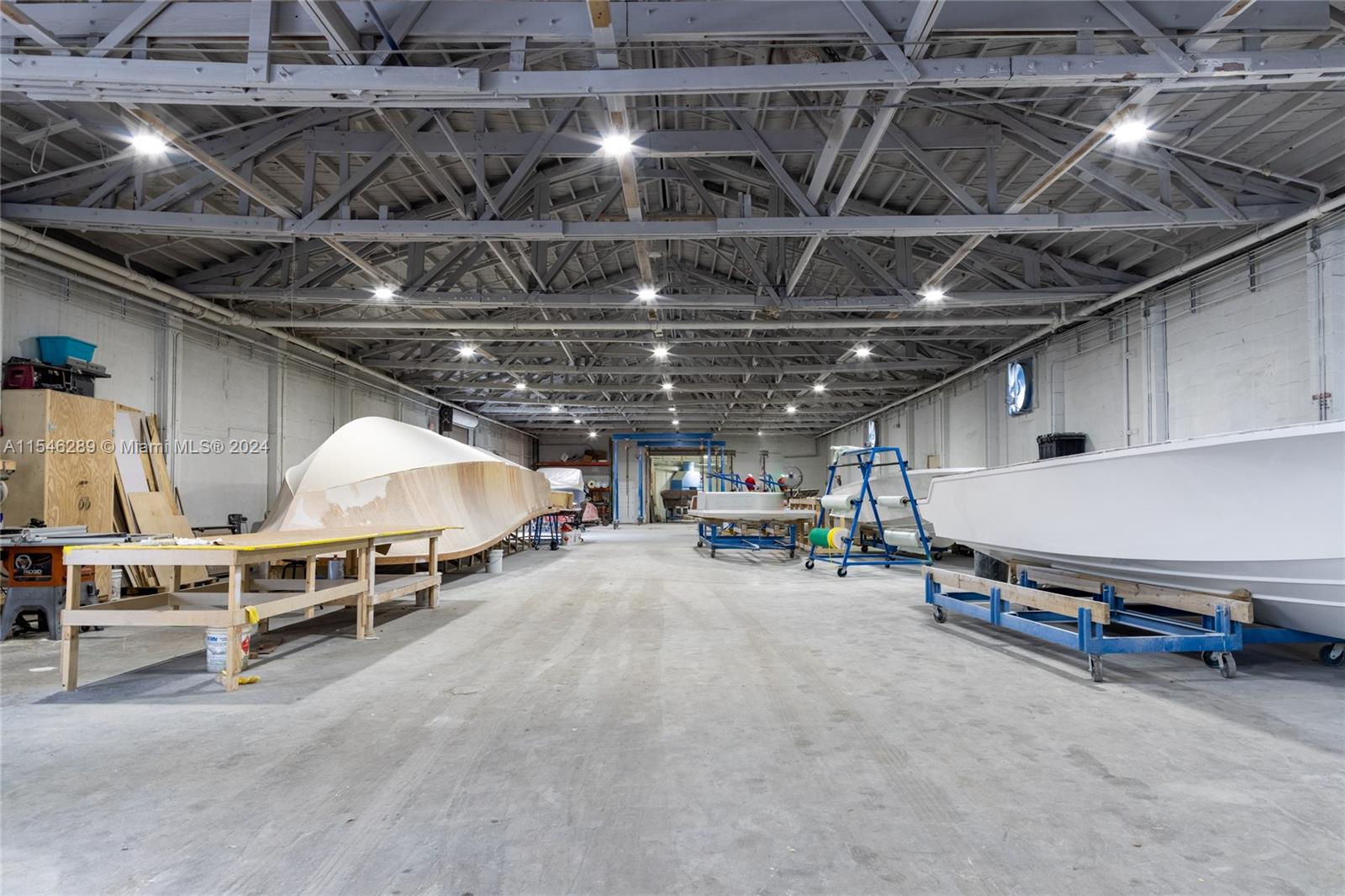 LEO GELVAN 1ST ADDN - Commercial Sale